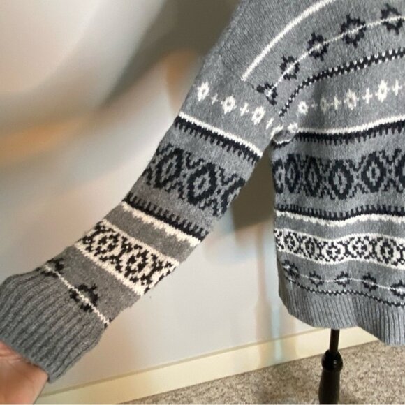 AMERICAN EAGLE OUTFITTERS Womens Grey Knit Cowichan Fair Isle Sweater - Picture 4 of 8